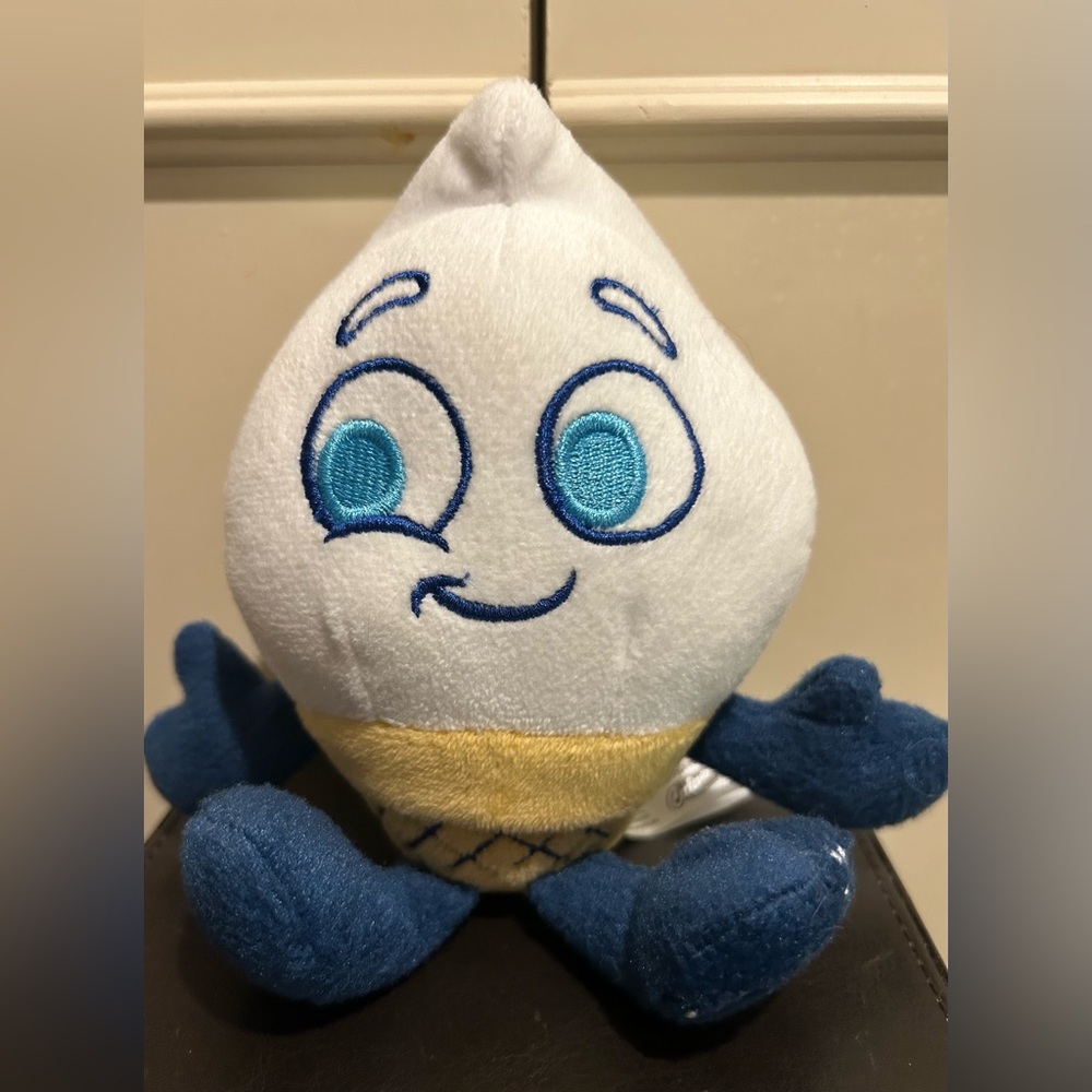 Culvers restaurant frozen custard CONE “ SCOOPIE “ advertising plush Embroidered